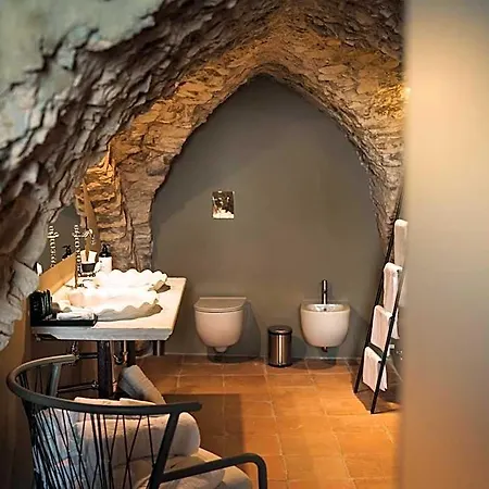 Hotel Castello Di Rocca Cilento 5*